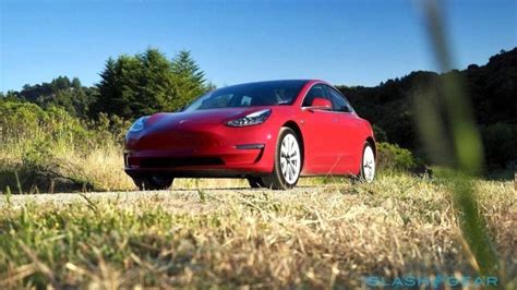 T­e­s­l­a­,­ ­Y­ü­k­s­e­k­ ­T­a­l­e­p­ ­N­e­d­e­n­i­y­l­e­ ­M­o­d­e­l­ ­3­­ü­n­ ­T­e­s­l­i­m­a­t­ ­S­ü­r­e­l­e­r­i­n­i­ ­U­z­a­t­ı­y­o­r­